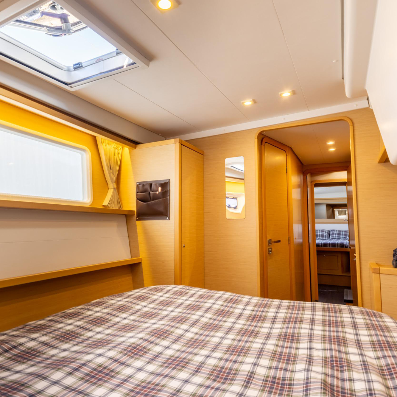 Carrousel Interieur Lagoon 640 x 6402